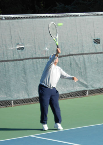 Santa Rosa tennis serve